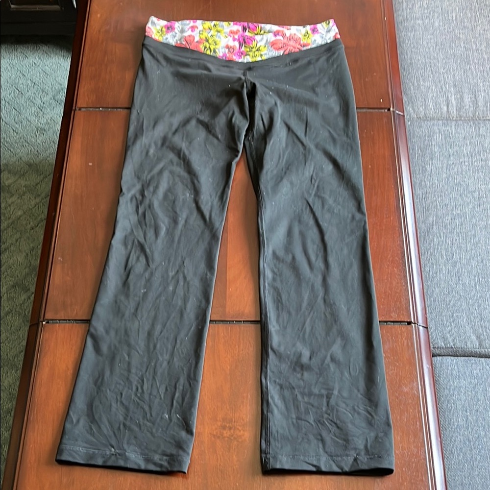 Victoria’s Secret sport flared yoga pants